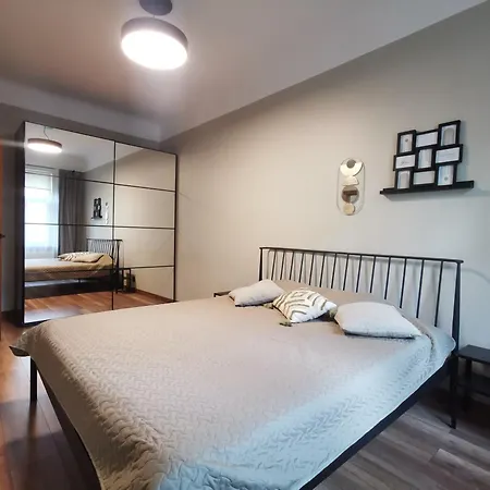 Modern With Fully Equipped Kitchen, Close To Lucavsala Park, Free Parking On Street, Near Centre 리가
